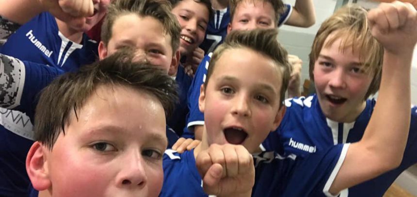 D1 zeigt Nervenstärke im finalen Wochenende und sichert sich die Vize-Kreismeisterschaft D1 zeigt Nervenstärke im finalen Wochenende und sichert sich die Vize-Kreismeisterschaft
