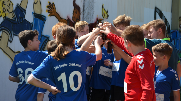 Neuformierte C Jugend fährt Doppelsieg beim Merle-Cup ein Neuformierte C Jugend fährt Doppelsieg beim Merle-Cup ein