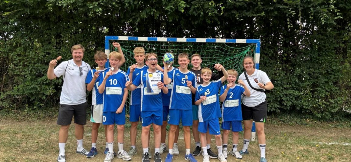 Die C1 bleibt weiter auf Erfolgskurs und gewinnt auch das Rasenturnier in Ollheim Die C1 bleibt weiter auf Erfolgskurs und gewinnt auch das Rasenturnier in Ollheim