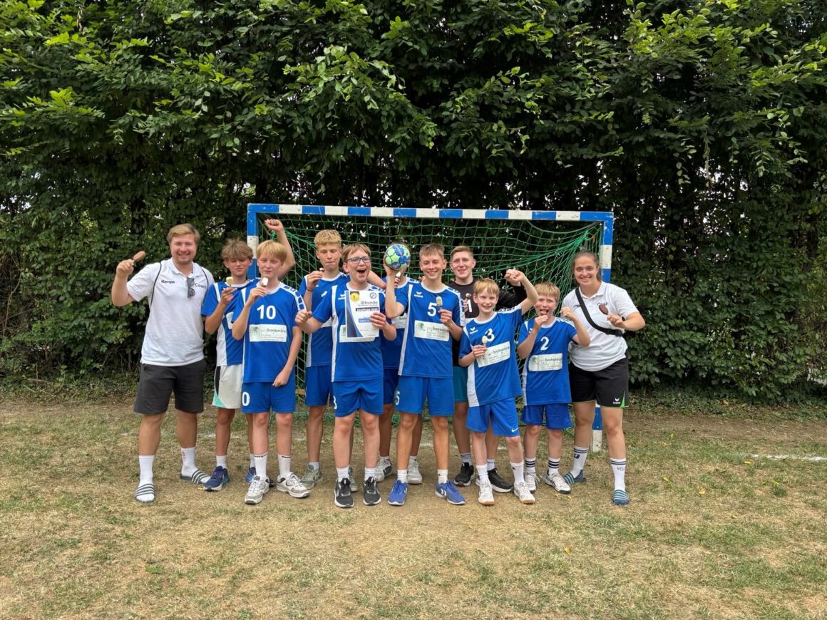 Die C1 bleibt weiter auf Erfolgskurs und gewinnt auch das Rasenturnier in Ollheim Die C1 bleibt weiter auf Erfolgskurs und gewinnt auch das Rasenturnier in Ollheim