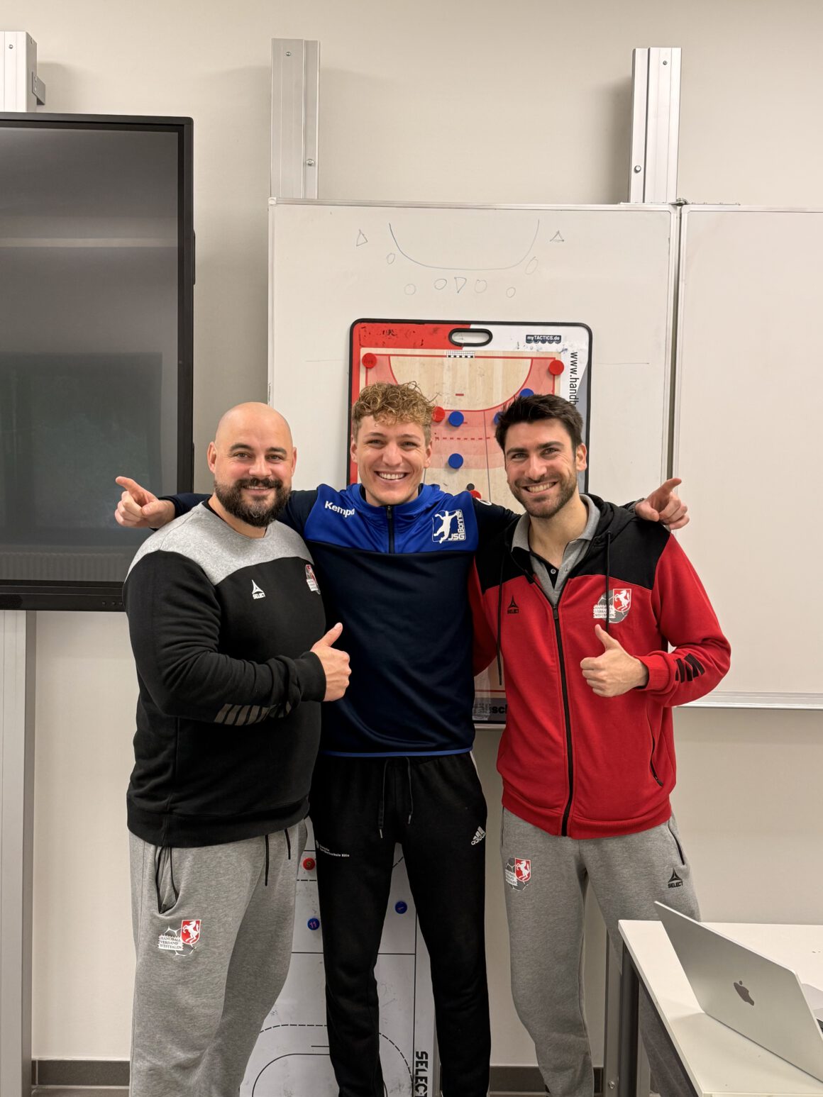 Robin Dick freut sich über seine B-Trainerlizenz